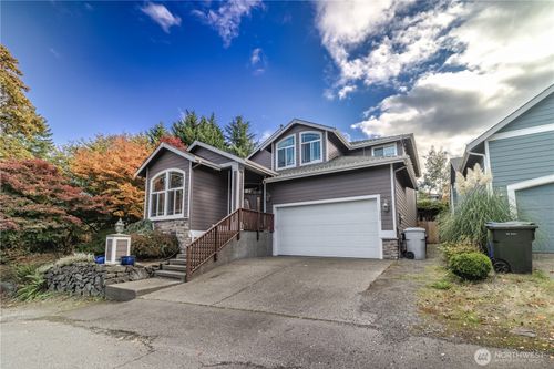 722 E Tacoma St, Kent, WA, 98030-6273 | Card Image