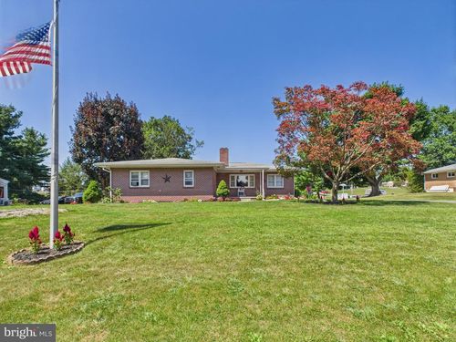 27 E Hill St, JONESTOWN, PA, 17038-8934 | Card Image