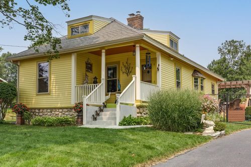27 Fenton St, Manchester, NH, 03102-4630 | Card Image