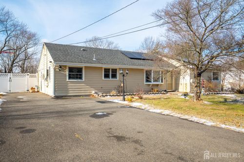 17 Cambridge Rd, Kendall Park, NJ, 08824-1219 | Card Image