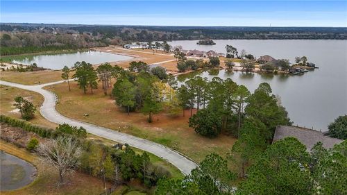 380 Ramsey Ct, Covington, LA, 70435-5554 | Card Image