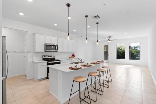 0-8366 Nw 7th Ct, Plantation, FL, 33324-1223 | Card Image