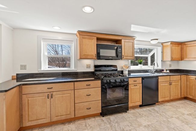 7 South St, House other with 3 bedrooms, 3 bathrooms and 2 parking in Wenham MA | Image 11