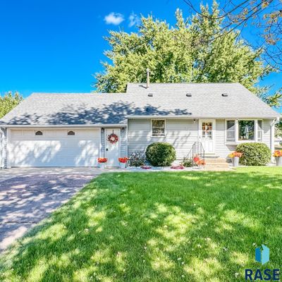 704 Broadway Ave, House other with 3 bedrooms, 1 bathrooms and null parking in Valley Springs SD | Image 1