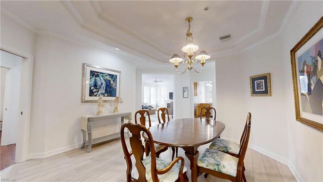 Dining | Image 4