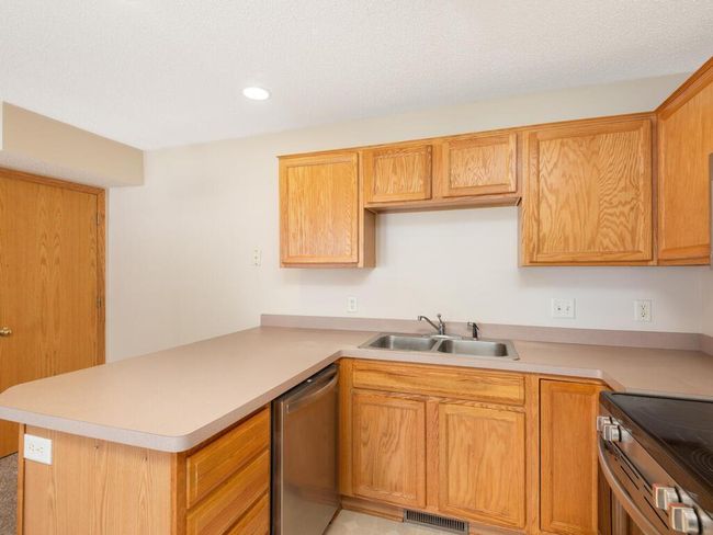 2248 Affirmed Dr Shakopee MN 55379 USA-010-016-Affirmed DrShakopee10-MLS_Size.jpg | Image 10