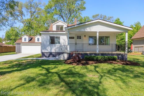 3200 Hessel Ave, Rochester Hills, MI, 48307-4838 | Card Image