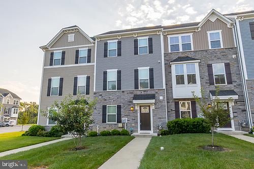 272 Sugar Maple Sq, DOWNINGTOWN, PA, 19335-1560 | Card Image