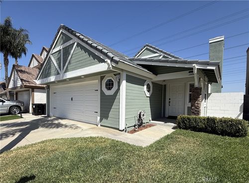 16206 Valleyvale Dr, Fontana, CA, 92337 | Card Image