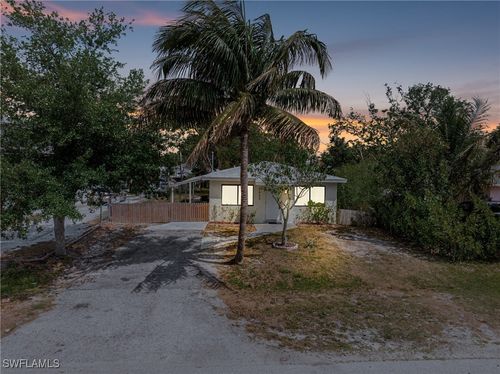 3433 Hibiscus Ave, NAPLES, FL, 34104-4094 | Card Image