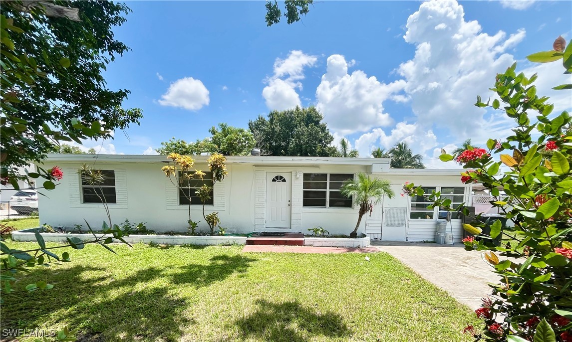 Seminole Ave, Fort Myers, FL 33916