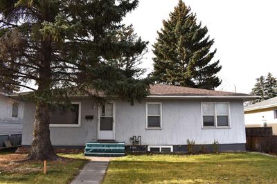 4111 Centre St Nw, House other with 5 bedrooms, 2 bathrooms and 3 parking in Calgary AB | Image 1