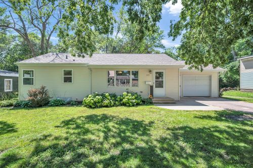 605 11th St, Spirit Lake, IA, 51360-1711 | Card Image