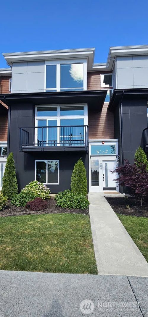 1208 Harrington Ave Ne, Renton, WA, 98056-3045 | Card Image
