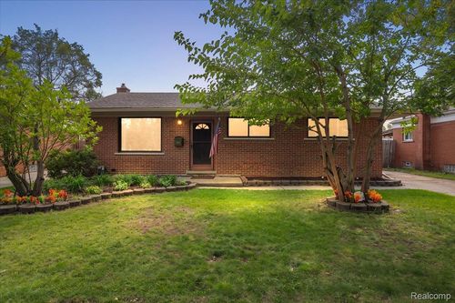4520 Buckingham Dr, Warren, MI, 48092-3089 | Card Image