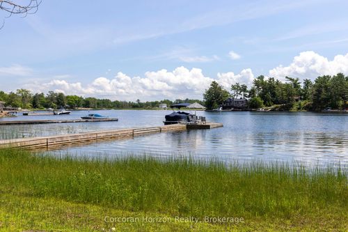 68 Wolverine Beach Rd, Honey Harbour, ON, P0E1E0 | Card Image