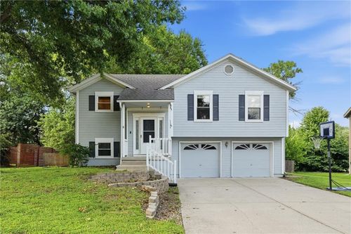 1104 Park Dr, Greenwood, MO, 64034-9344 | Card Image