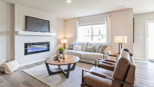 17027 Persimmon Ln, Urbandale, IA, 50263-6430 | Card Image