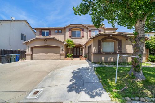 2105 Steinbeck Dr, Modesto, CA, 95356-8935 | Card Image