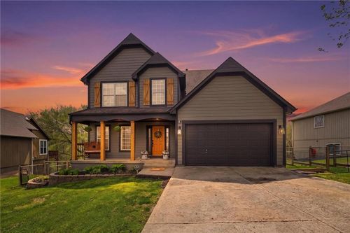 215 E Whispering Hills Blvd, Lone Jack, MO, 64070-9303 | Card Image