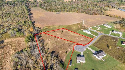 3207 Prairie Cir, Diamond, OH, 44412-8740 | Card Image