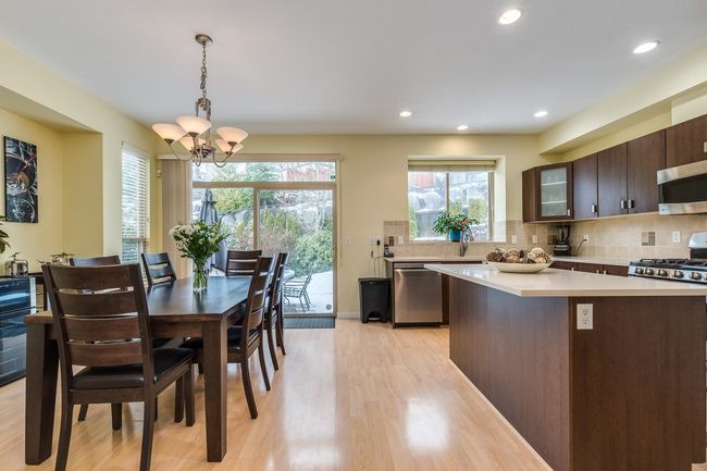 93 Fernway Drive, Home with 3 bedrooms, 2 bathrooms and 3 parking in Port Moody BC | Image 6