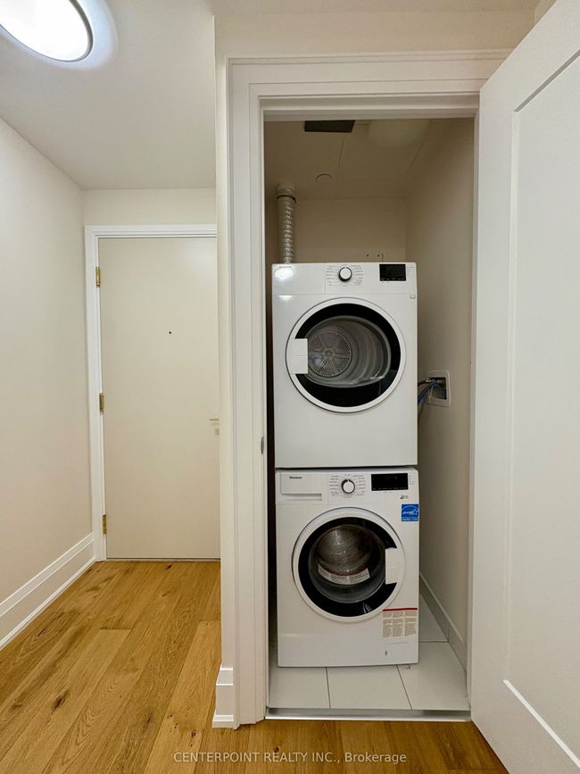 908 - 88 Cumberland St, Condo with 2 bedrooms, 1 bathrooms and null parking in Toronto ON | Image 6