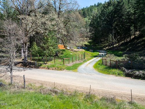740 Warner Rd, Wolf Creek, OR, 97497-9567 | Card Image