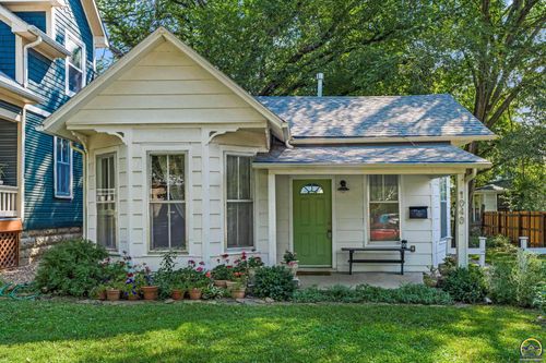 1040 Pennsylvania St, Lawrence, KS, 66044 | Card Image
