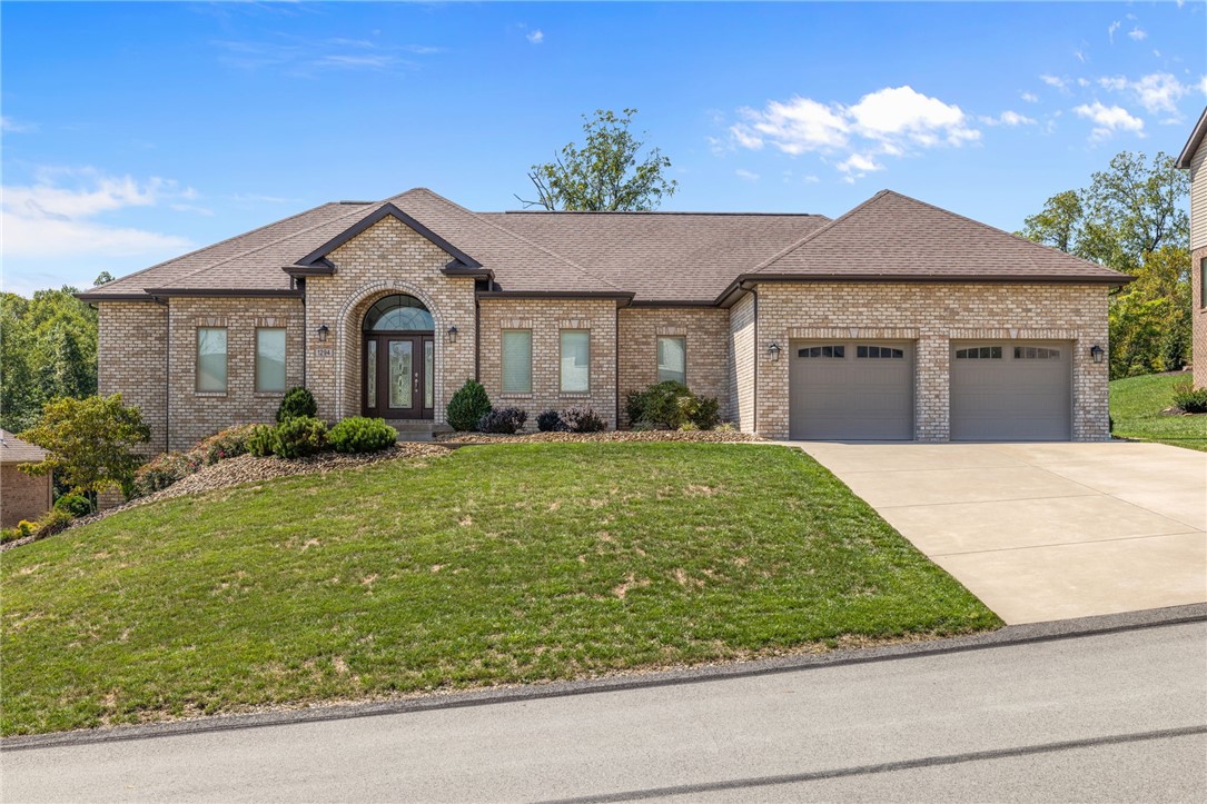 Weber Ct, Irwin, PA 15642