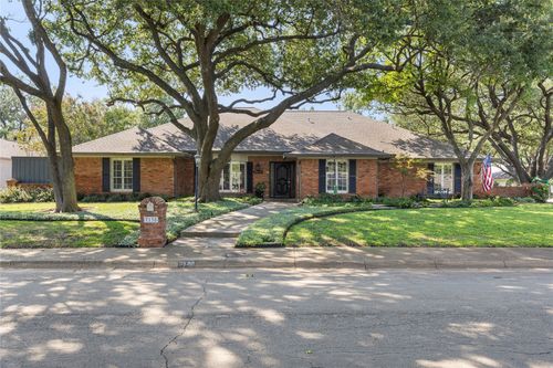 7138 Grand Oaks Rd, Dallas, TX, 75230-4223 | Card Image