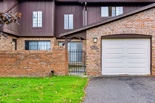 26126 Summerdale Dr, Southfield, MI, 48033-6135 | Card Image