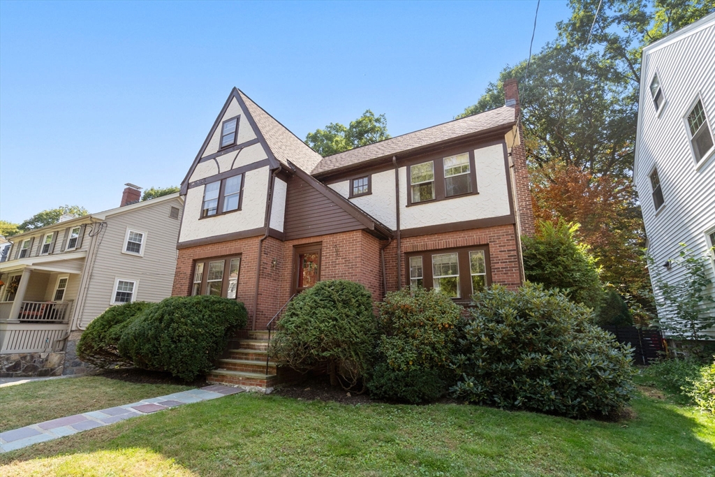 Crehore Rd, Chestnut Hill, MA 02467