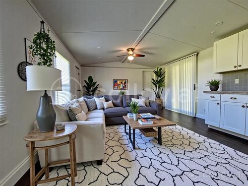 585 Avenue D Nw, Moore Haven, FL, 33471-3040 | Card Image