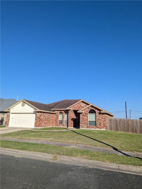 3001 S Fork Dr, Corpus Christi, TX, 78414-3762 | Card Image