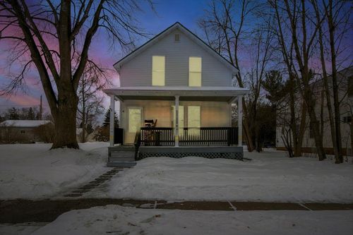 915 11th Ave W, Ashland, WI, 54806-2842 | Card Image