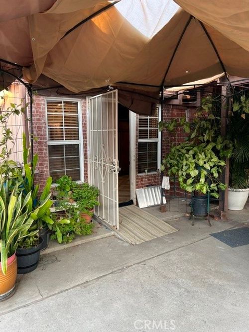 8139 Radford Ave, North Hollywood, CA, 91605-1541 | Card Image