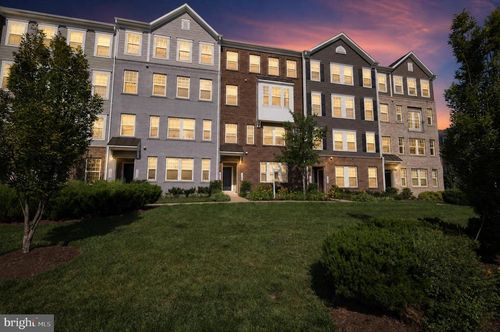 7642 Buzz Aldrin Ln, LANHAM, MD, 20706-2577 | Card Image