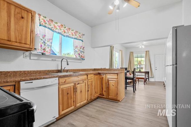 223 W Boulevard, House other with 6 bedrooms, 2 bathrooms and null parking in New Plymouth ID | Image 13