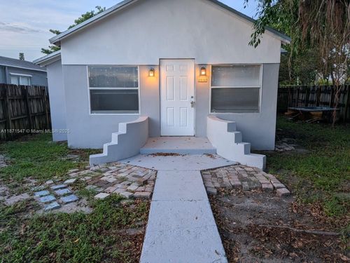 2132 Mckinley St, Hollywood, FL, 33020-3053 | Card Image