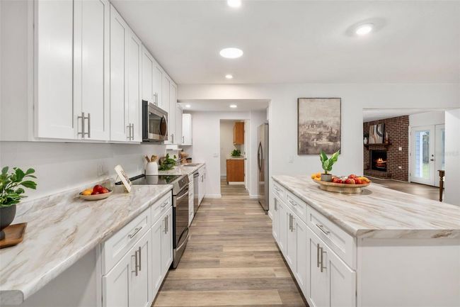 1604 Ne 7 Th St, House other with 5 bedrooms, 3 bathrooms and null parking in Gainesville FL | Image 15