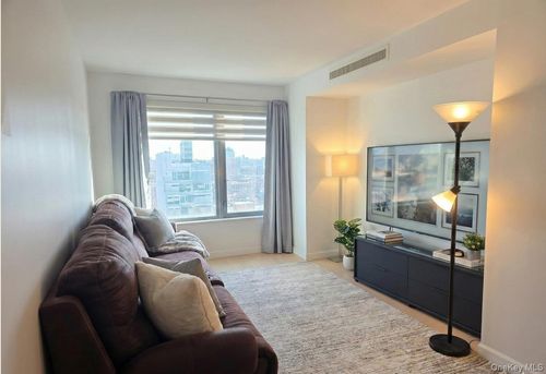 12f-138 39th Ave, Flushing, NY, 11354 | Card Image