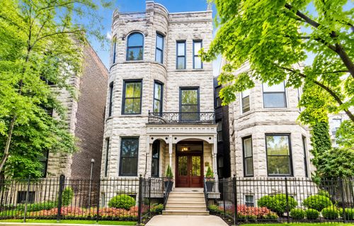 3-933 Newport Ave, Chicago, IL, 60657-2982 | Card Image