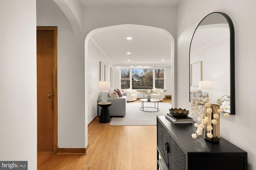 1102 Dale Dr, SILVER SPRING, MD, 20910-1606 | Card Image