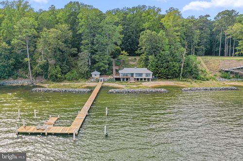 975 Wilton Creek Rd, Hartfield, VA, 23071-3033 | Card Image