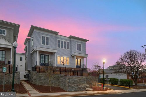 129-B Park St Ne, VIENNA, VA, 22180-4603 | Card Image