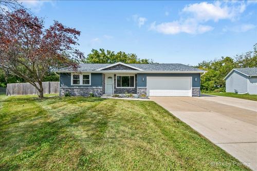 123 Emily Ct, DARIEN, WI, 53114-1556 | Card Image
