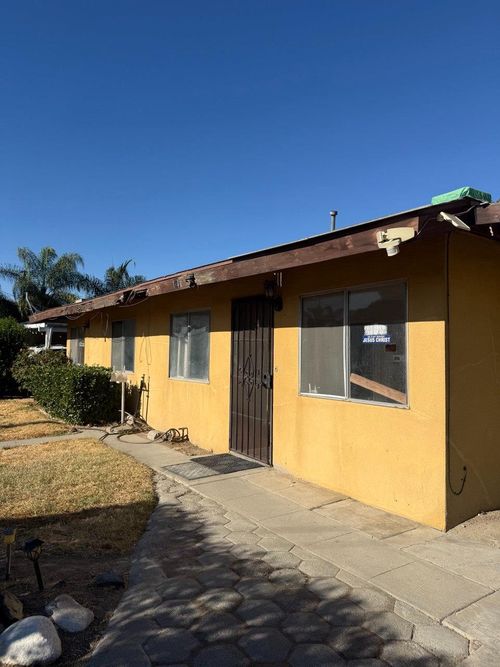 1948 N Encina St, Visalia, CA, 93291-3086 | Card Image