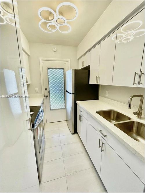 208-1431 S 14th Ave, Hollywood, FL, 33020-6503 | Card Image