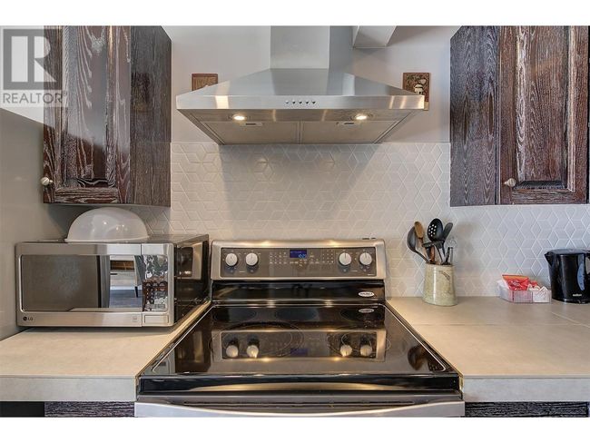 11 - 3701 Beach Ave, Home with 2 bedrooms, 2 bathrooms and 1 parking in Peachland BC | Image 23